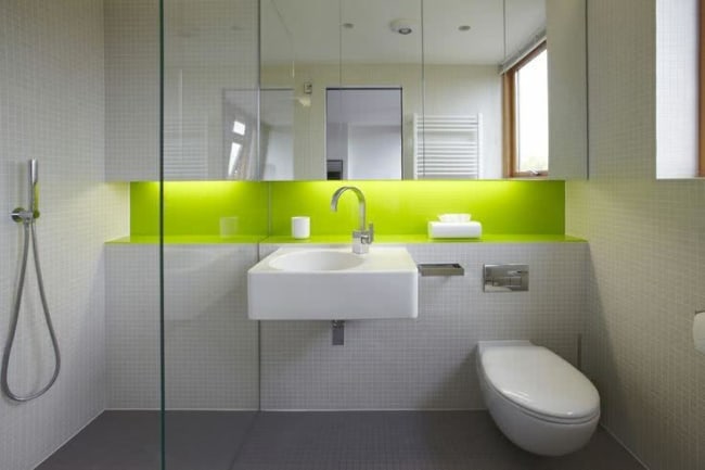 44 banheiro moderno com cor verde limao