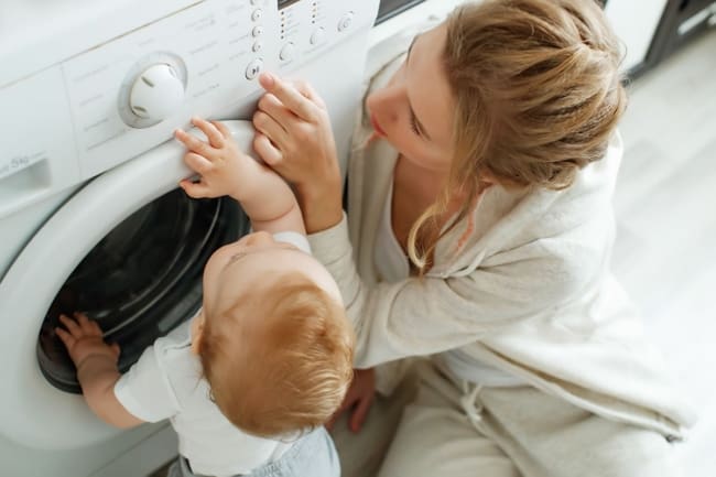 5 dicas para lavar roupa de bebe na maquina