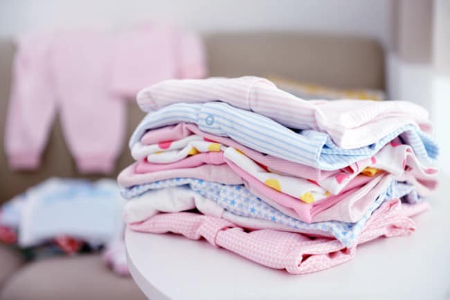 1 dicas com passo a passo para organizar guarda roupas de bebe