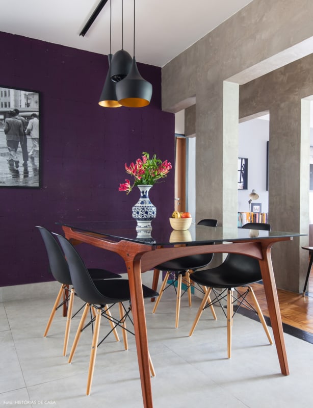 12 decoracao cores escuras apartamento parede cinza roxo