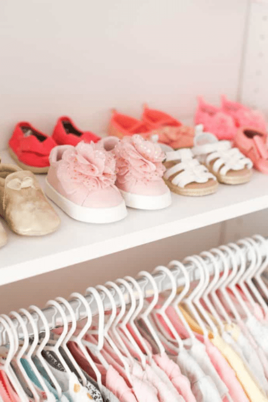18 dicas para organizar calcados no guarda roupas de bebe