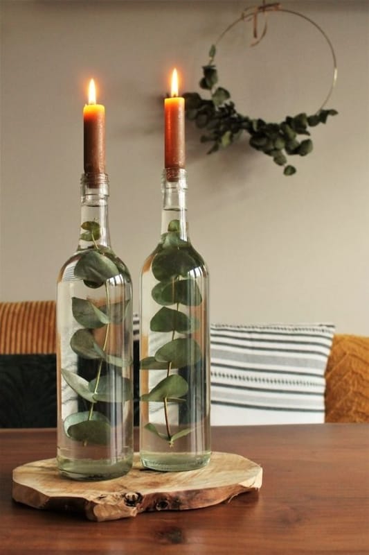 25 centro de mesa simples com garrafa e velas