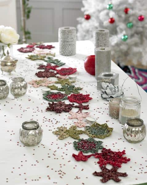 43 mesa de natal decorada com pecas de croche