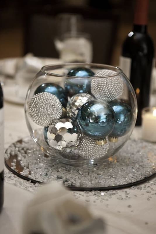 9 decoracao simples para mesa de natal com bolas