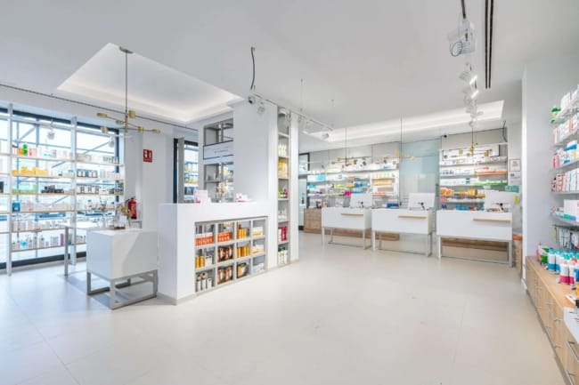 15 farmacia clean e moderna