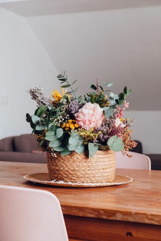 10 arranjo de mesa com flores secas