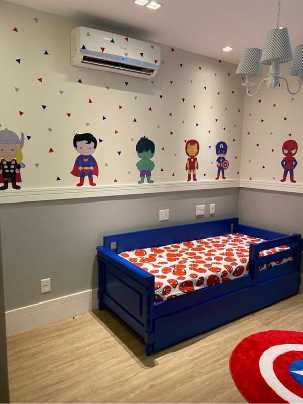 25 quarto infantil com adesivos de super herois