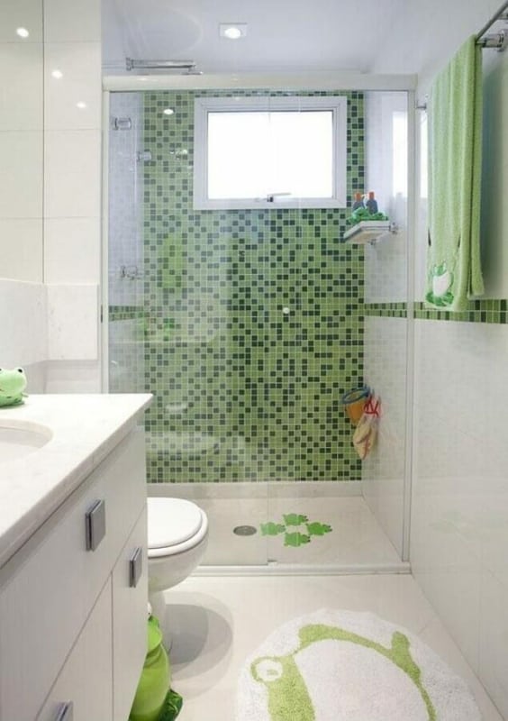 32 banheiro infantil com pastilha de vidro verde