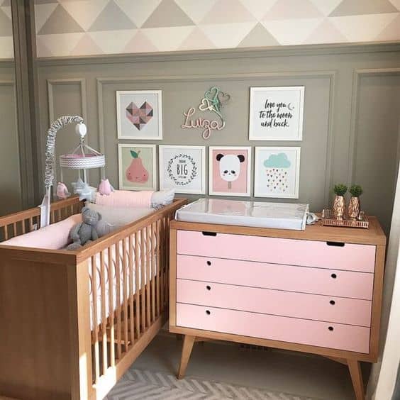 39 quarto de bebe com comoda retro rosa