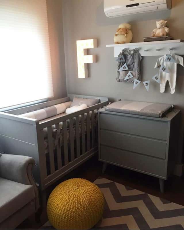 47 decoracao de quarto de bebe com comoda retro cinza