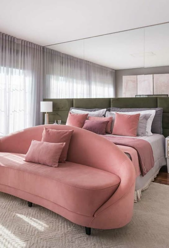 9 quarto de casal com sofa rosa
