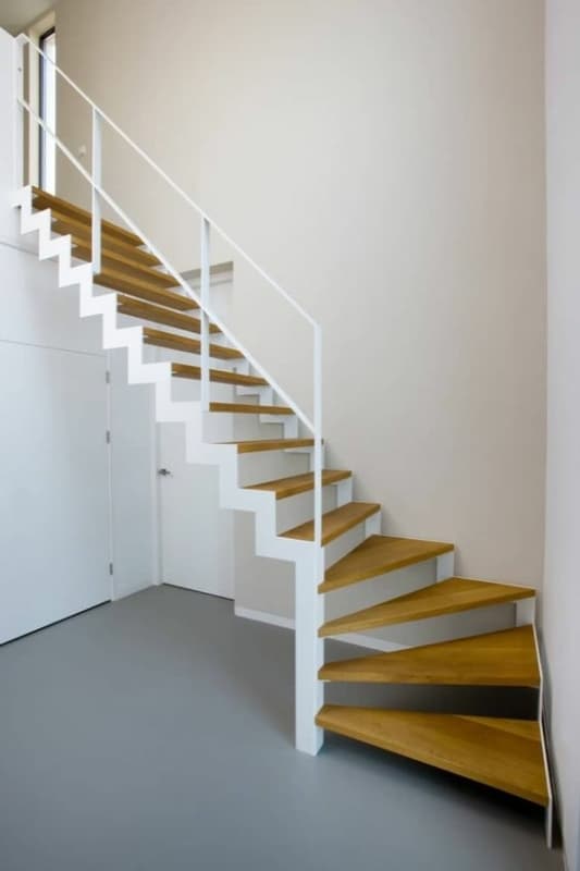 11 escada com guarda corpo e corrimao de aluminio