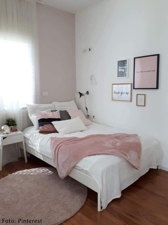 14 quarto feminino simples decorado em rosa e branco