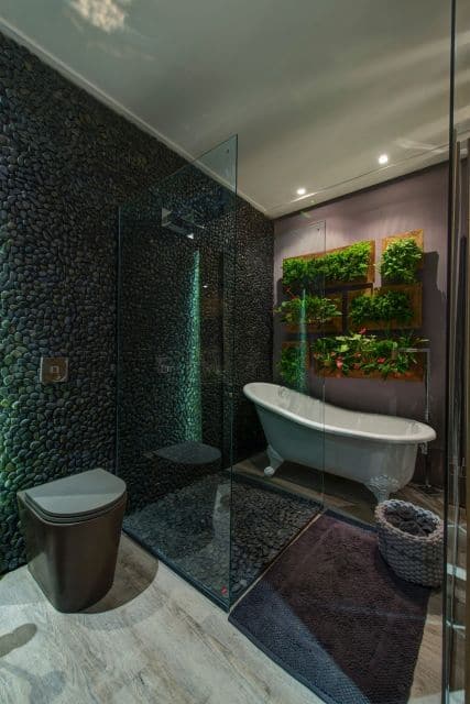 17 banheiro moderno com banheira vitoriana cinza