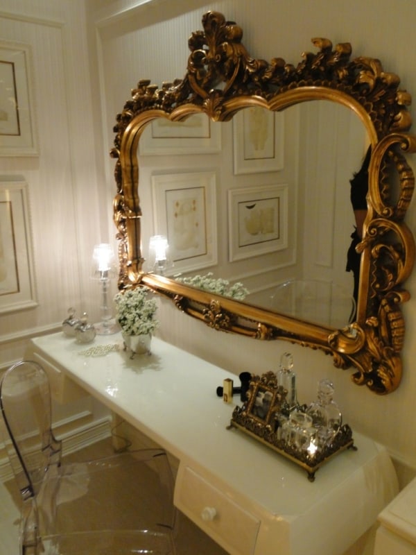 17 penteadeira com espelho vintage grande de moldura dourada