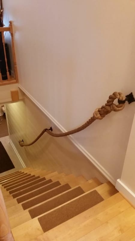 22 escada com corrimao rustico feito de corda