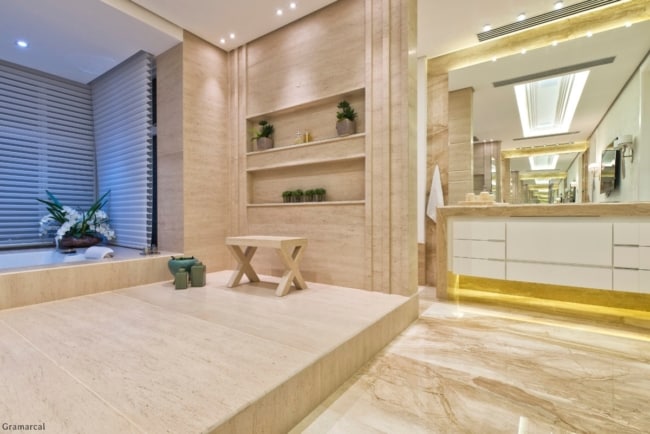 25 banheiro de luxo com limestone