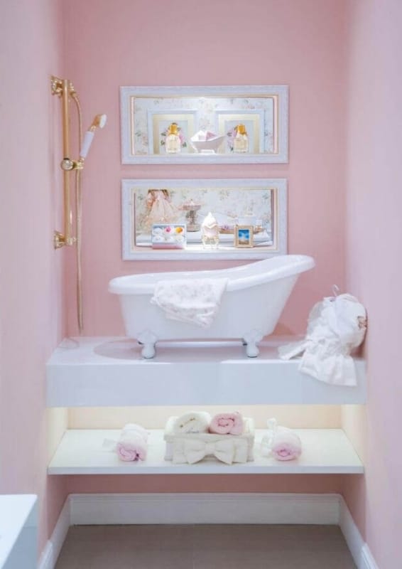 28 banheiro de bebe com banheira vitoriana branca