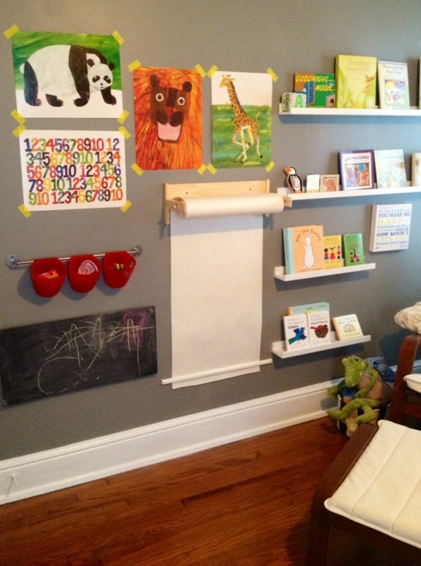 3 quarto infantil com mural de recados de rolo de papel