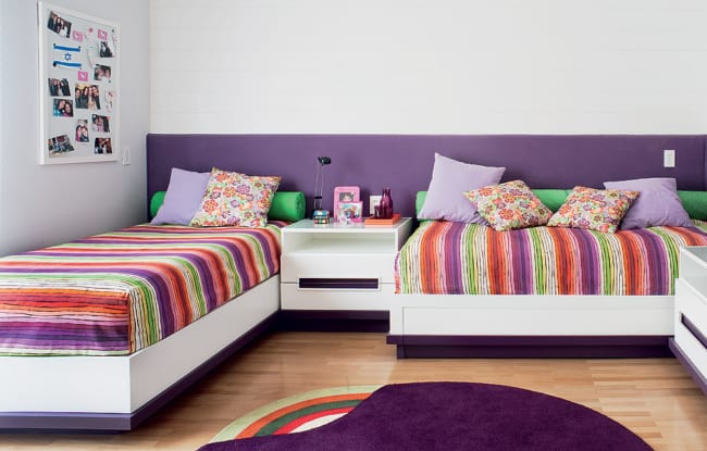 44 quarto de solteiro colorido com duas camas Casa e Jardim