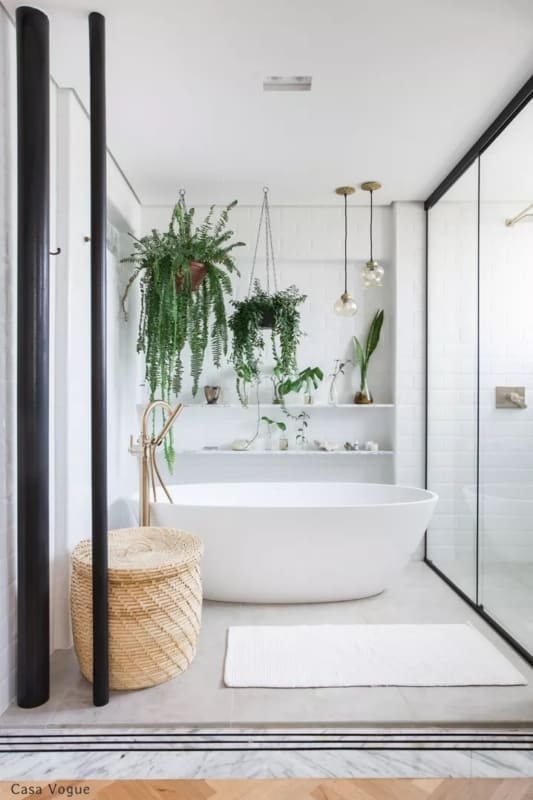 56 banheiro decorado com vasos de plantas