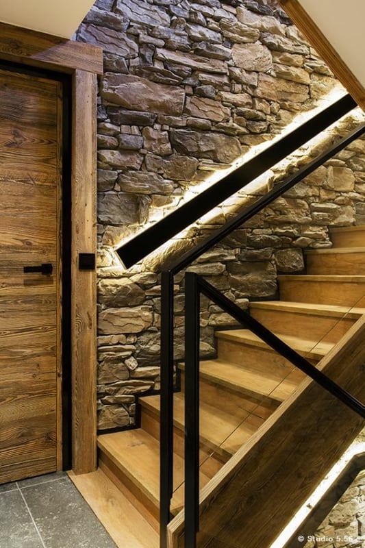 9 escada com corrimao de aluminio iluminado
