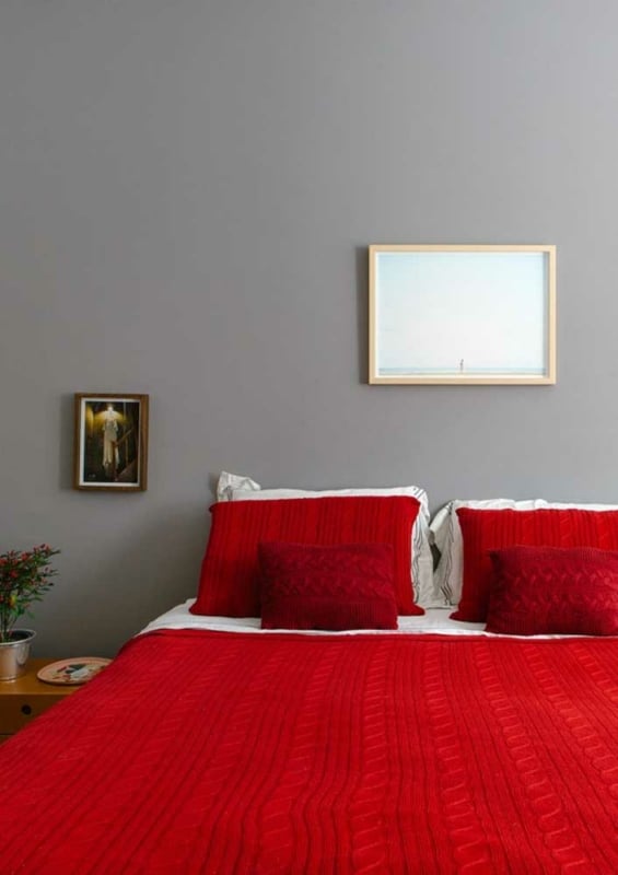 9 quarto moderno decorado em vermelho e cinza