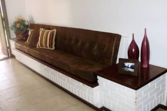 sofá feito de alvenaria 