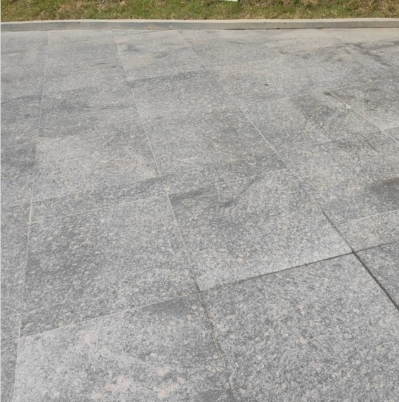 10 piso de granito cinza esculpido Soluciones Constructivas