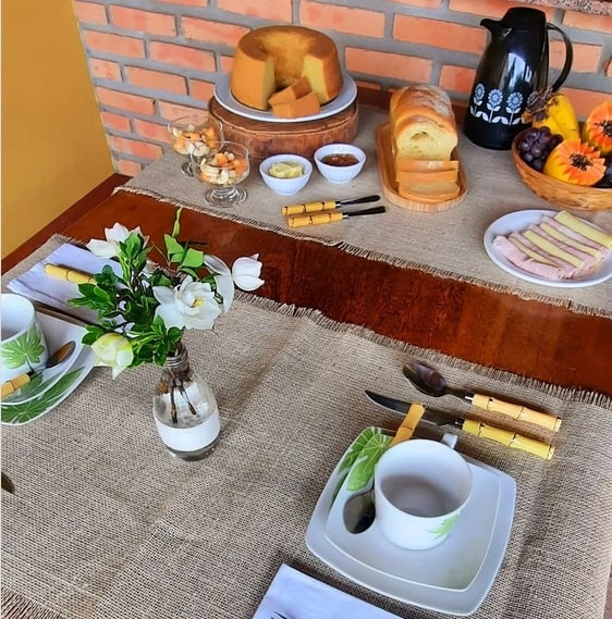 2 decoracao simples e rustica de mesa de cafe da manha @cozinhandocomaelly