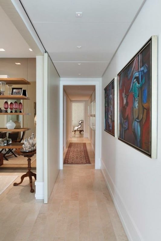 25 corredor decorado com quadros coloridos Casa Vogue