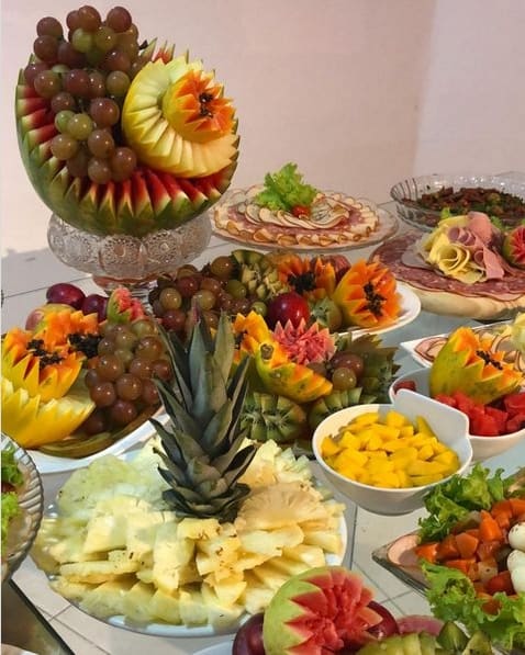 46 decoracao de mesa com frutas cortadas M C Profissional