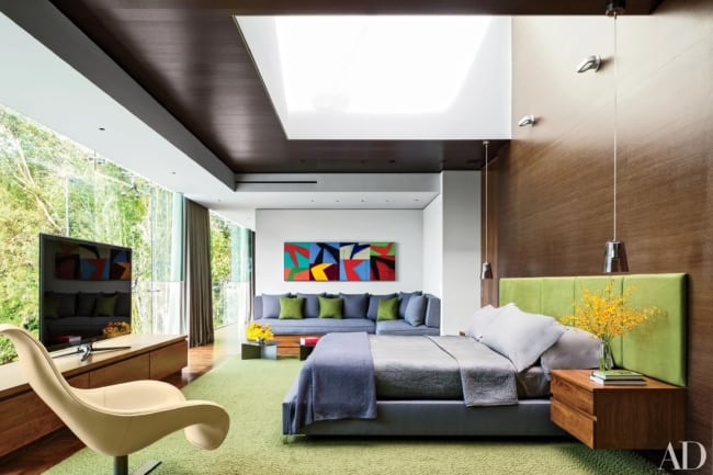 50 quarto moderno e colorido com claraboia Architectural Digest