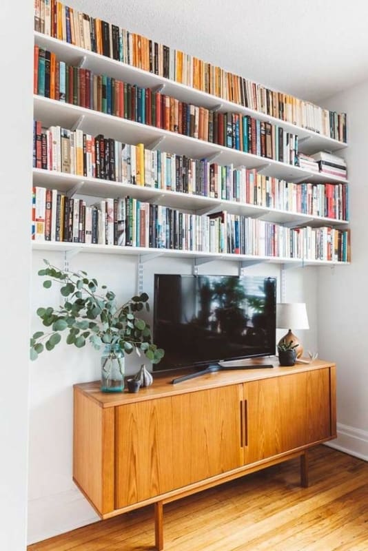55 sala de tv com prateleiras para livros Pinterest