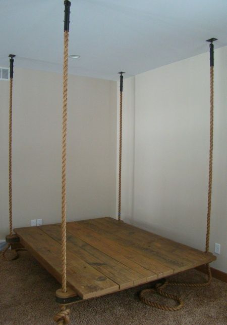 Cama Suspensa Rustica com madeira e cordas