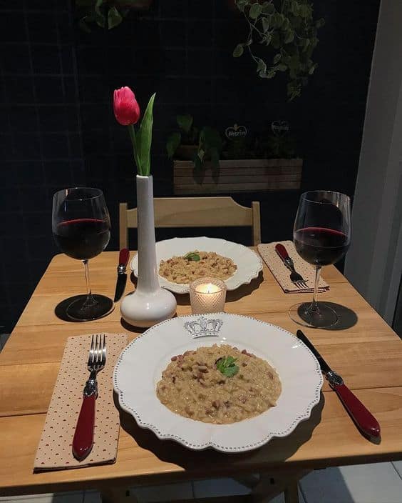 jantar com decoração simples 