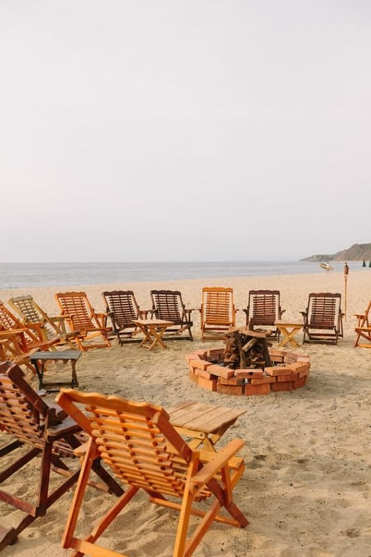 12 decoracao simples de luau na praia com cadeiras Pinterest