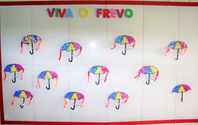 2 mural simples de carnaval para escola Centro de Educacao Infantil 04 de Sobradinho