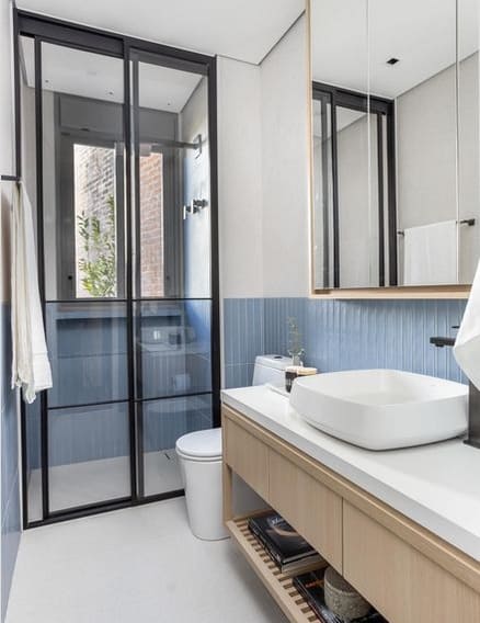 23 banheiro com box de esquadria preta @dudasennaarquitetura