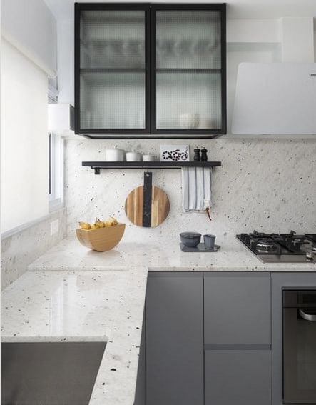 4 cozinha com bancada em granito Branco Pitaya @anatoscanoarquitetura