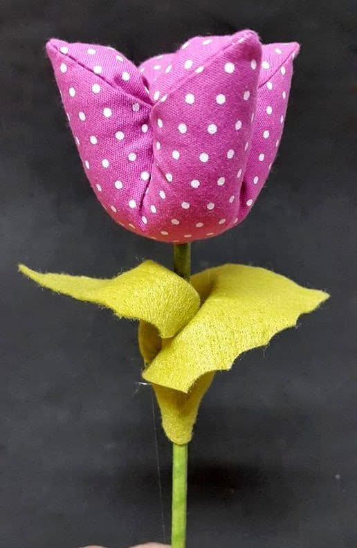 2 tulipa de tecido quadrada Artesanato Fofo