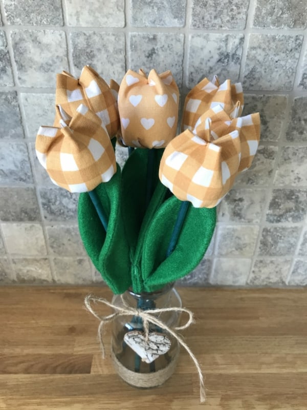 3 vaso com tulipas quadradas de tecido Dotty Scotty