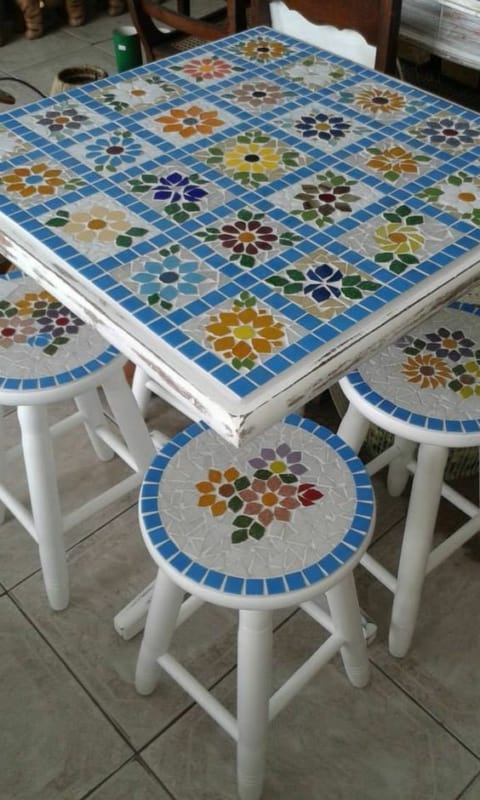 31 mesa e bancos com mosaico Pinterest