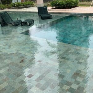 Pedra para piscina – 40 inspirações, tipos e dicas para escolher!
