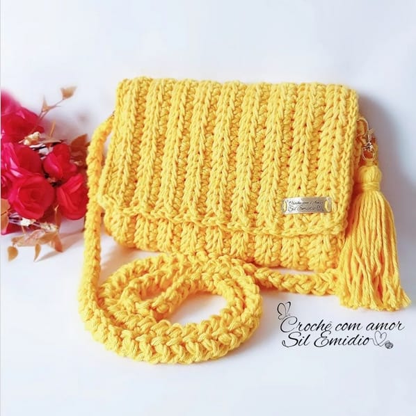 25 bolsa pequena e amarela de croche @silemidiocrochetbag