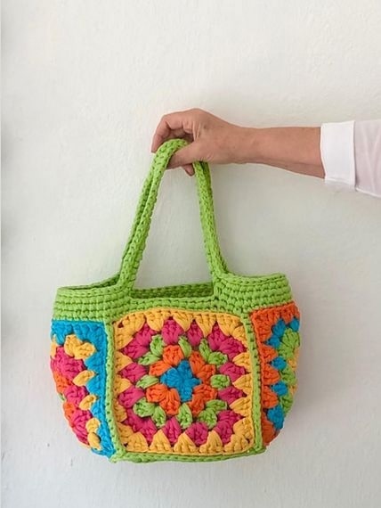 39 bolsa de praia colorida em croche @crocheteriadasgurias
