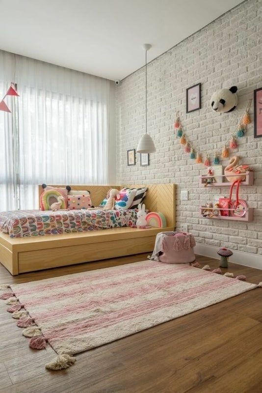 46 quarto infantil com cama de madeira Pinterest