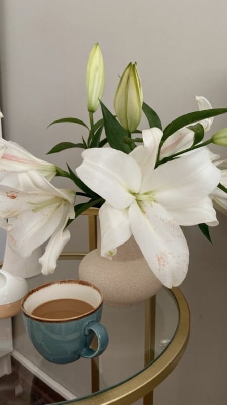 6 vaso com lirios brancos na decoracao Pinterest