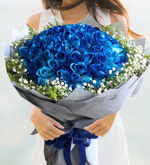 56 buque com flores azuis Manila Florist