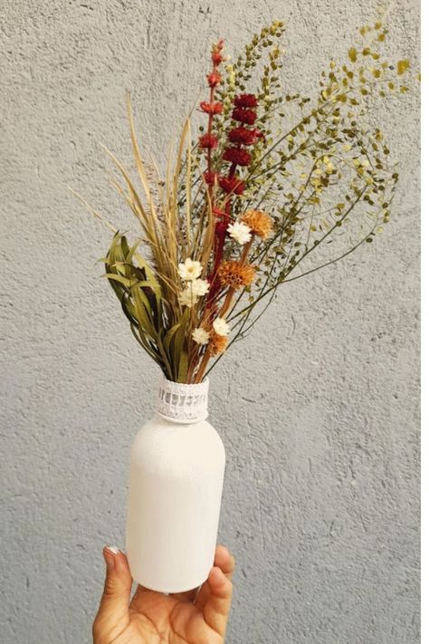 vasinho com flores secas